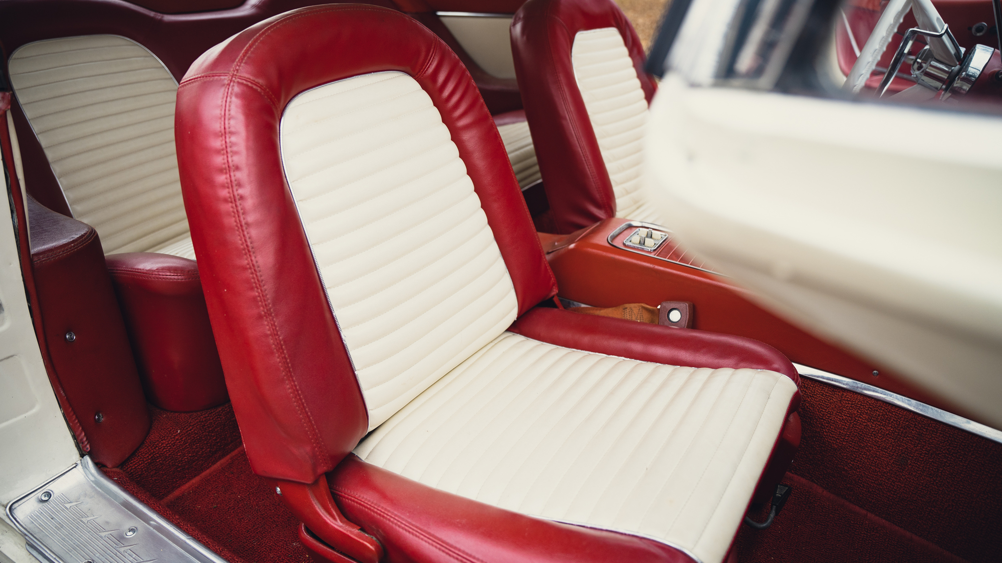 Interior image of 1959 Ford Thunderbird hardtop (5)