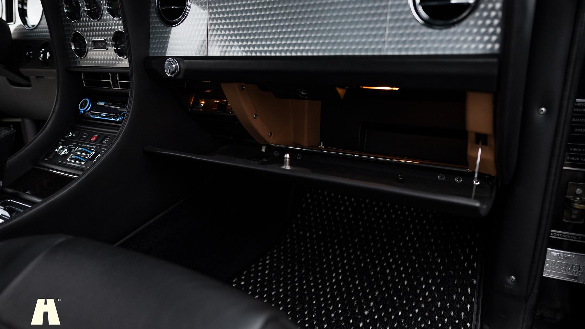 Interiörbild 1997 Bentley Continental T (50)