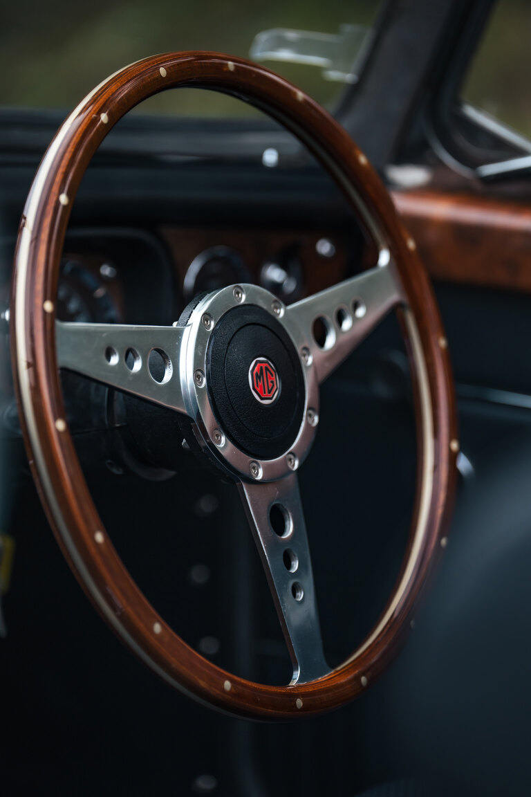 Interior image of 1973 MG MGB Roadster (2)