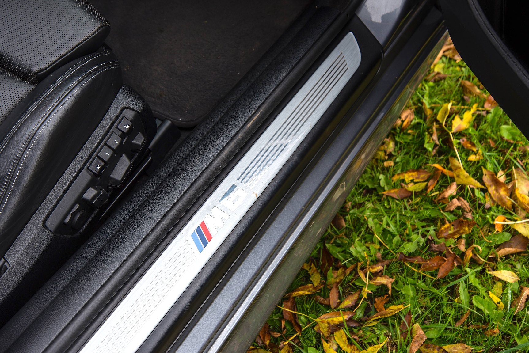 Interior image of 2014 BMW M6C