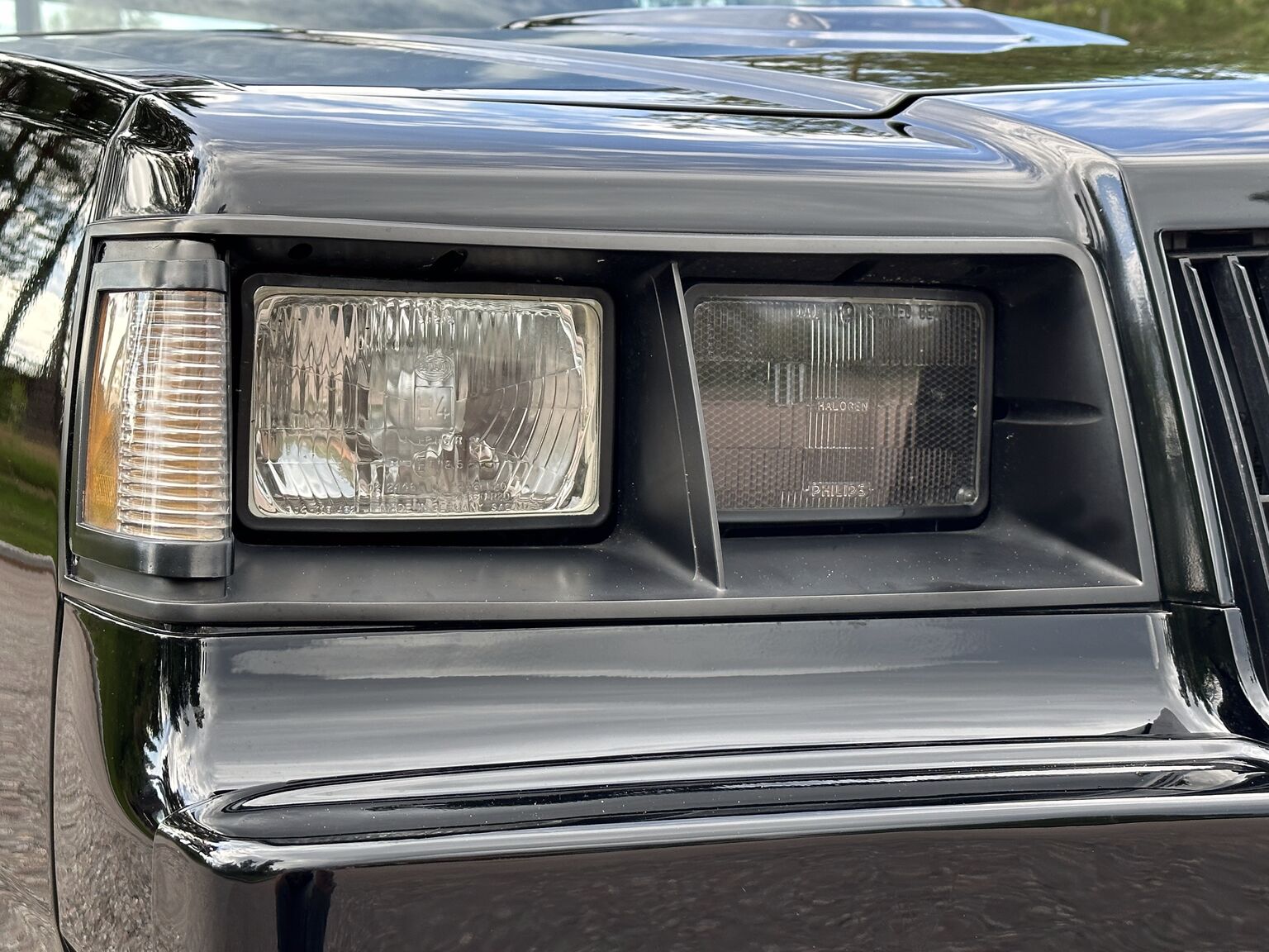 Exterior image of 1987 Buick Grand National "GNX" (24)