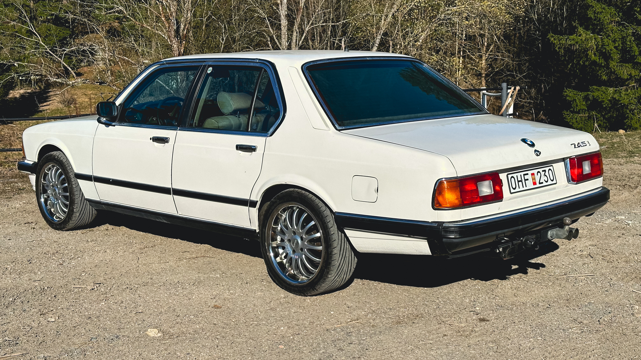 Exteriörbild på 1984 BMW 745i Executive Automat