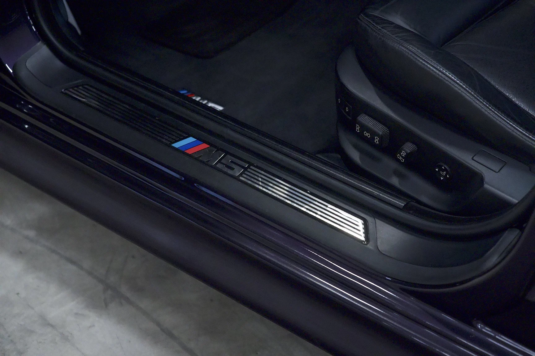 Interior image of 2002 BMW M5 E39 (10)