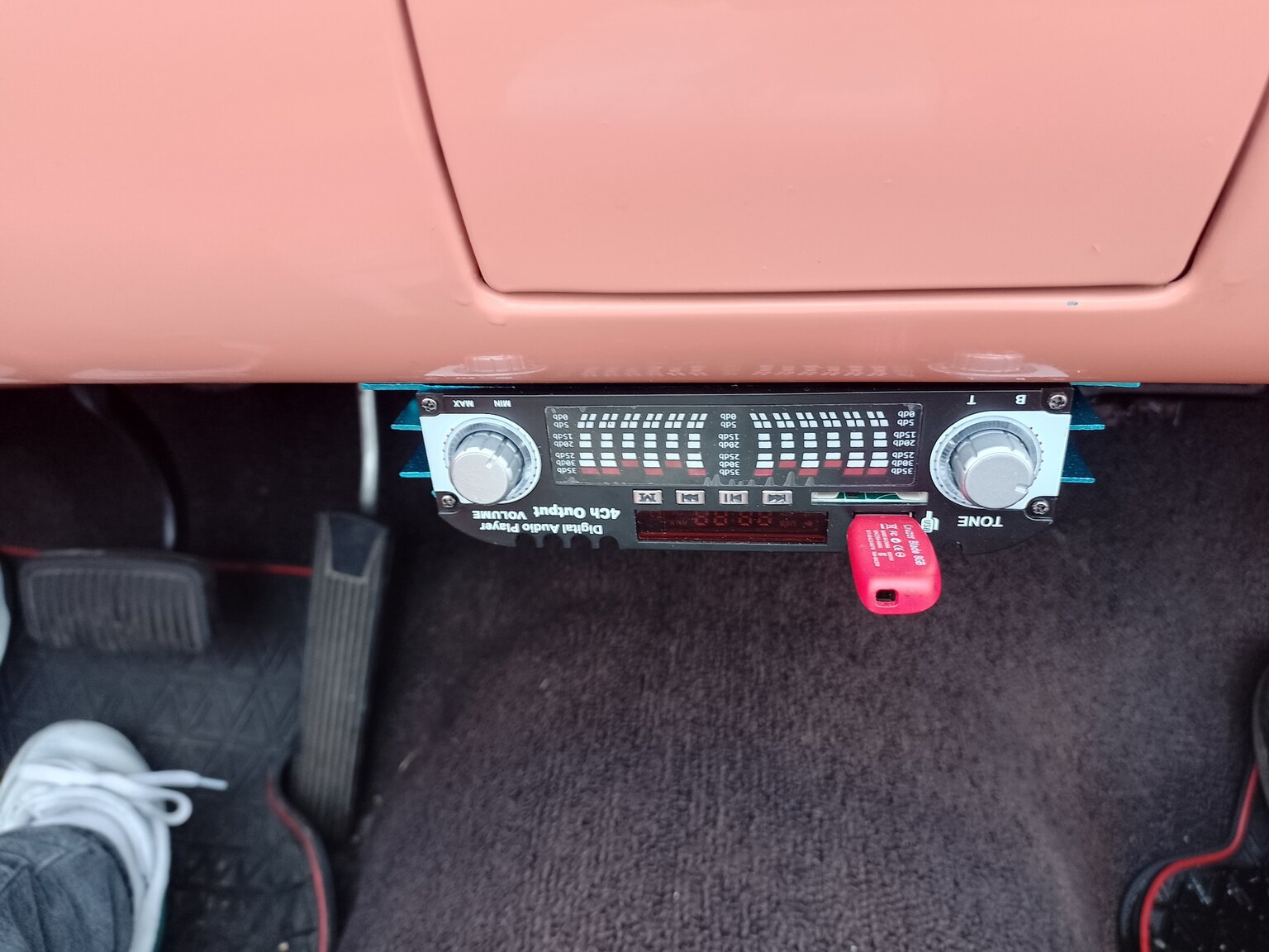 Interior image of 1957 Ford Fairlane 500 Skyliner Retract