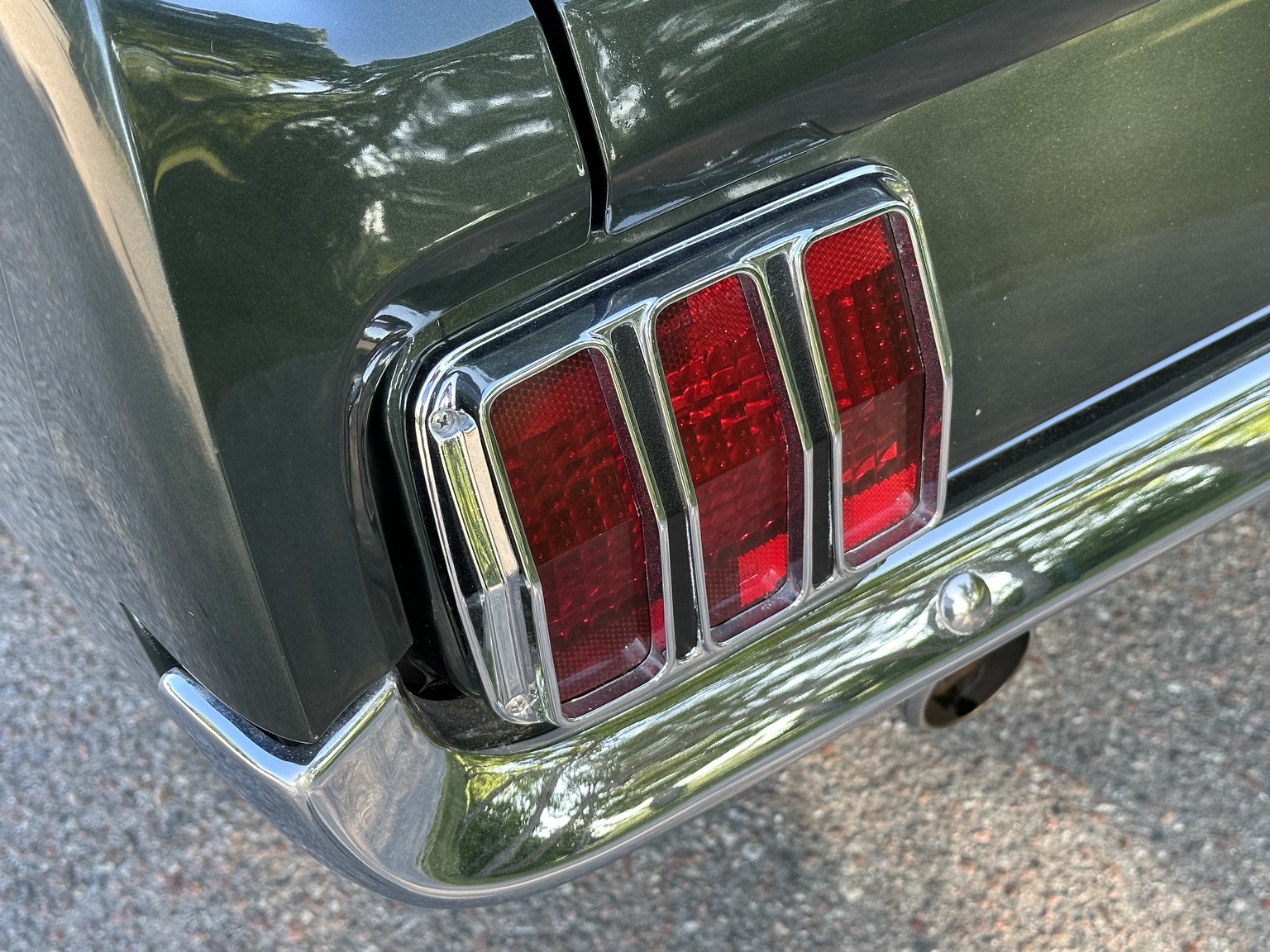 Exteriörbild på 1965 Ford Mustang 289 Cabriolet