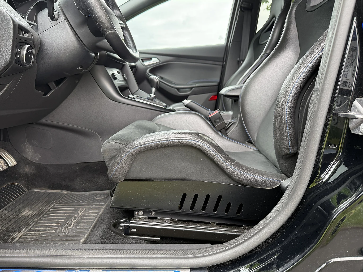 Interiörbild 2016 Ford Focus RS (9)