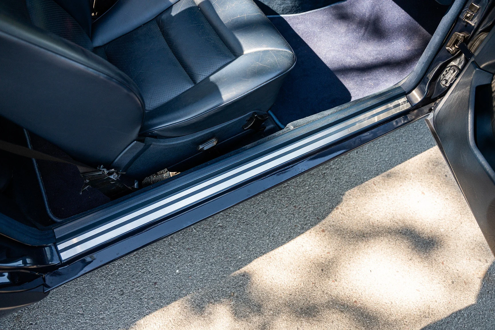 Interior image of 1993 Mercedes-Benz 300 CE-24 Cabriolet (12)