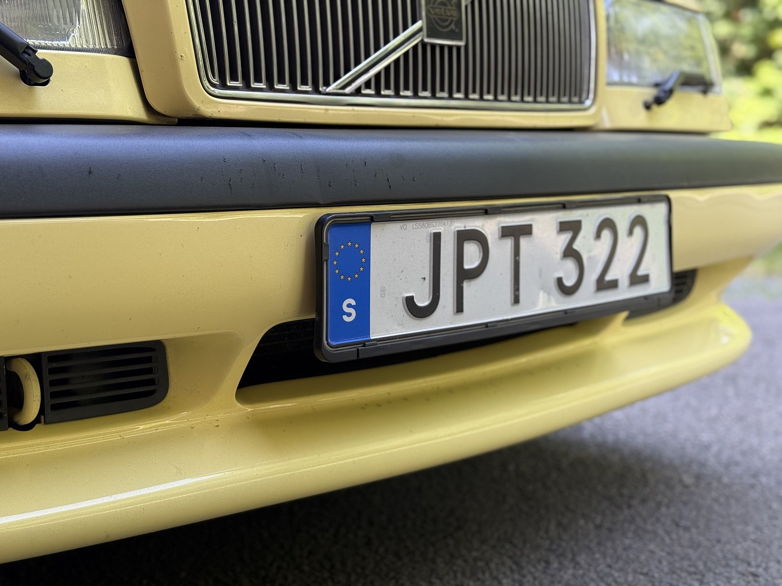 Exterior image of 1995 Volvo 850 T-5R