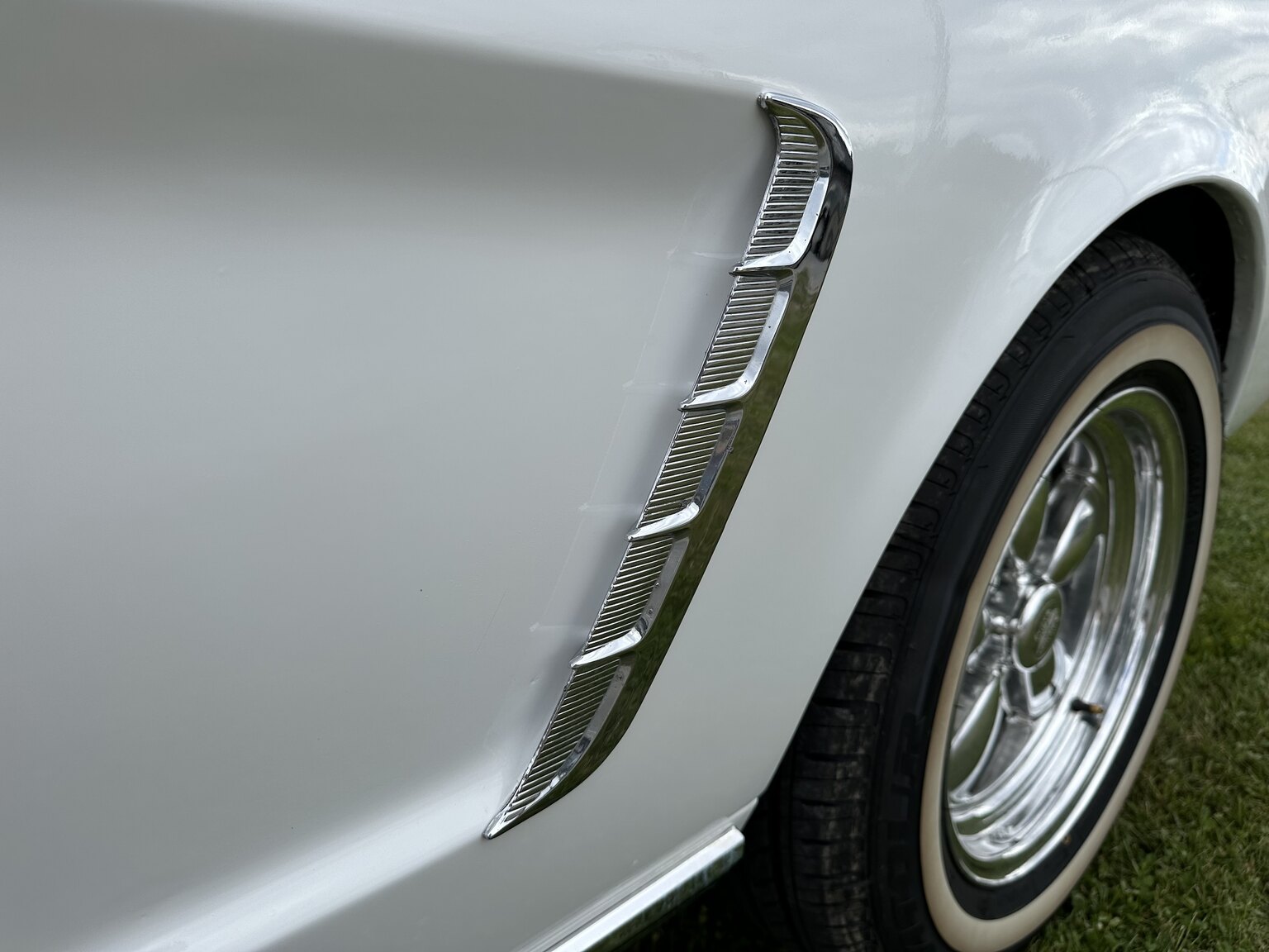 Exteriörbild på 1965 Ford Mustang HT