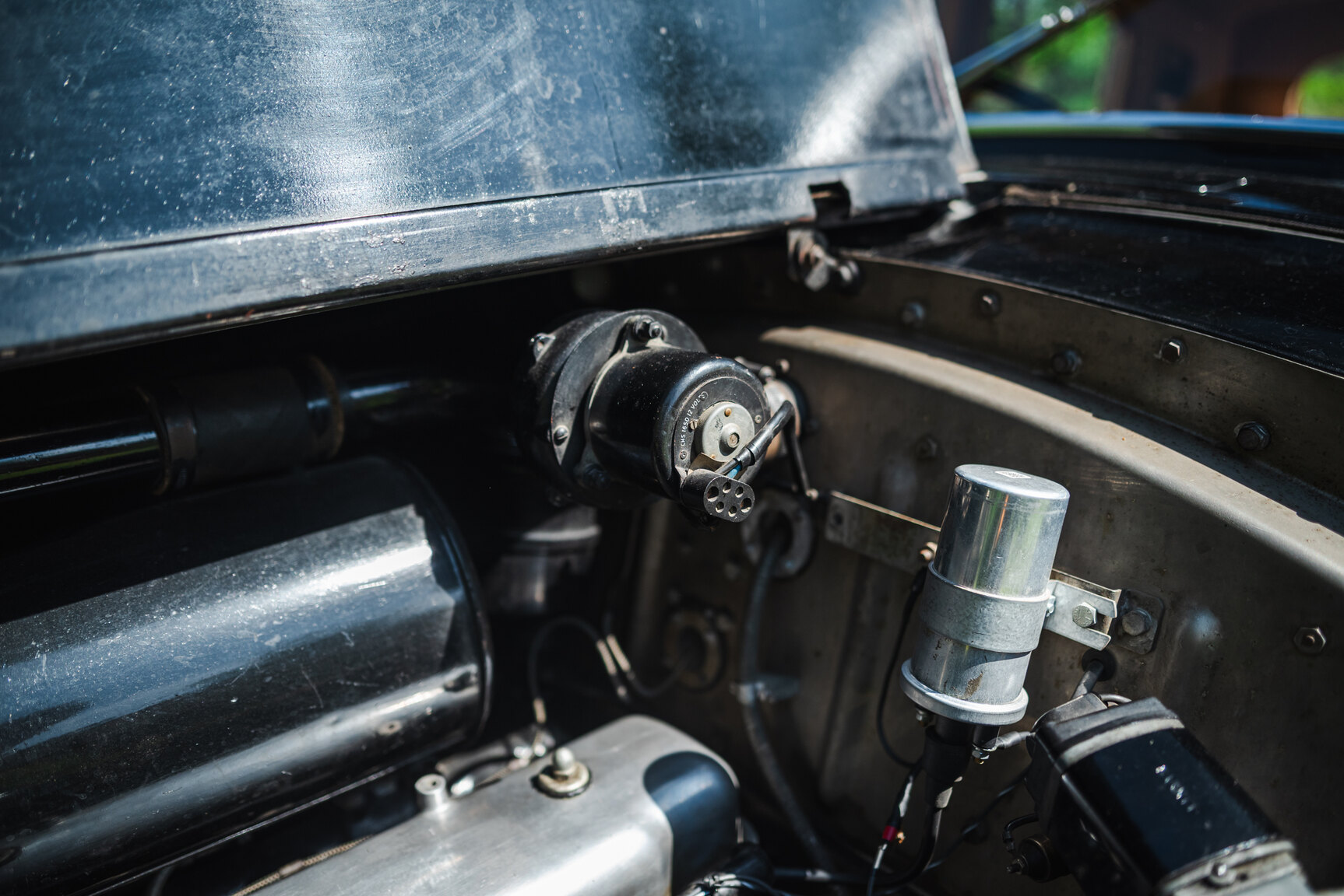 Image of 1950 Bentley 4 1/4 Litre mechanics