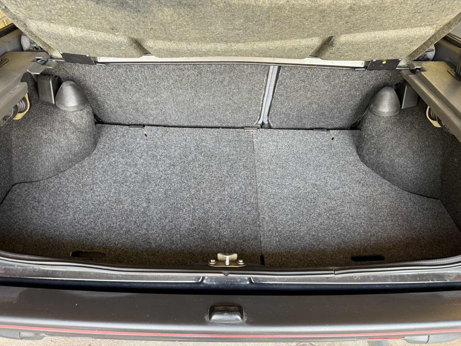 Interior image of 1988 Ford Fiesta XR2