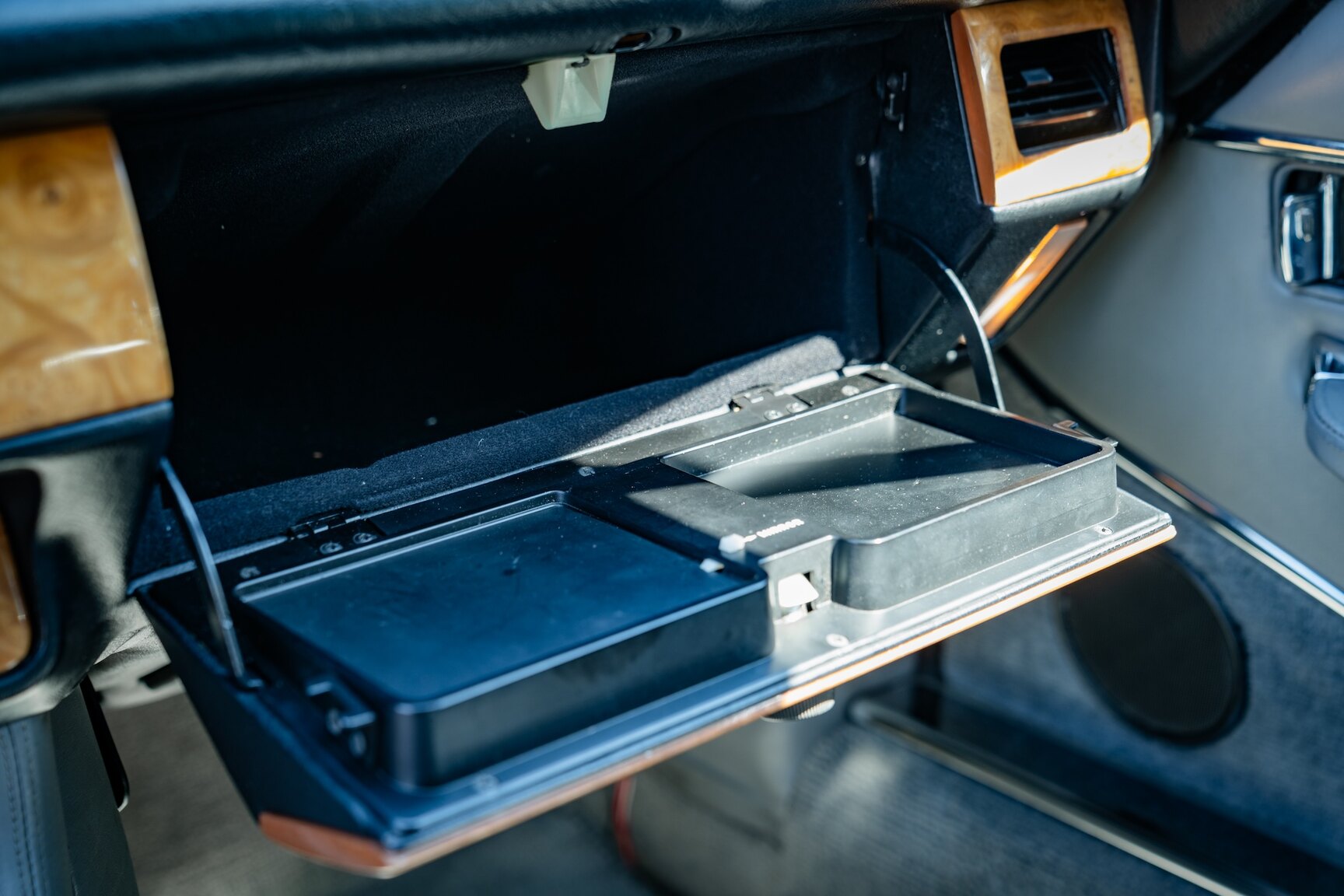 Interior image of 1985 Jaguar XJ-S HE