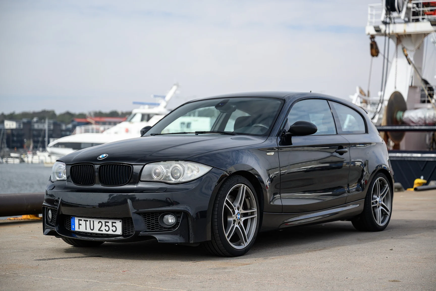 Exteriörbild på 2007 2007 BMW 130i M Sport (54)