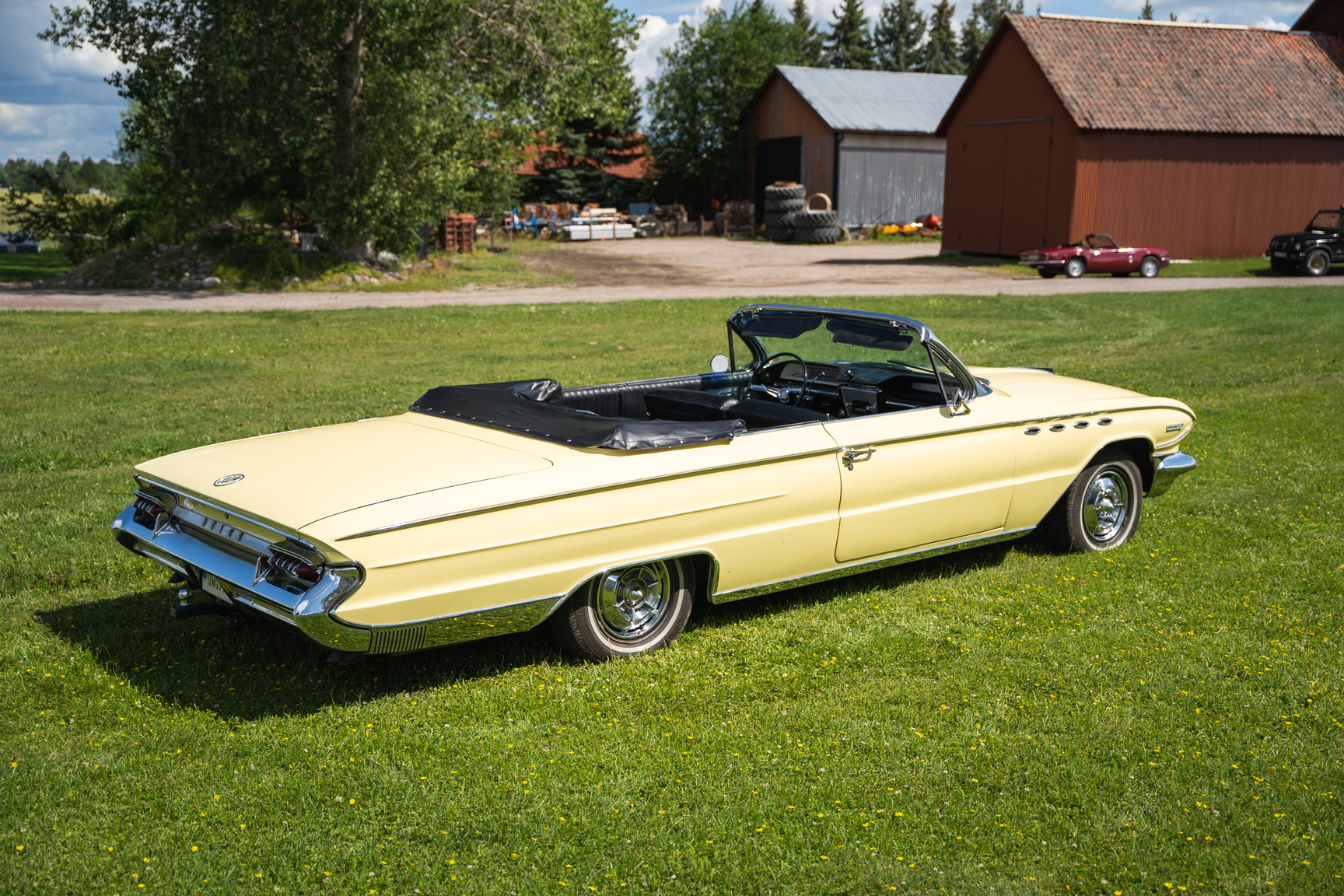 Aussenfoto 1961 Buick Electra 225 cab (4)