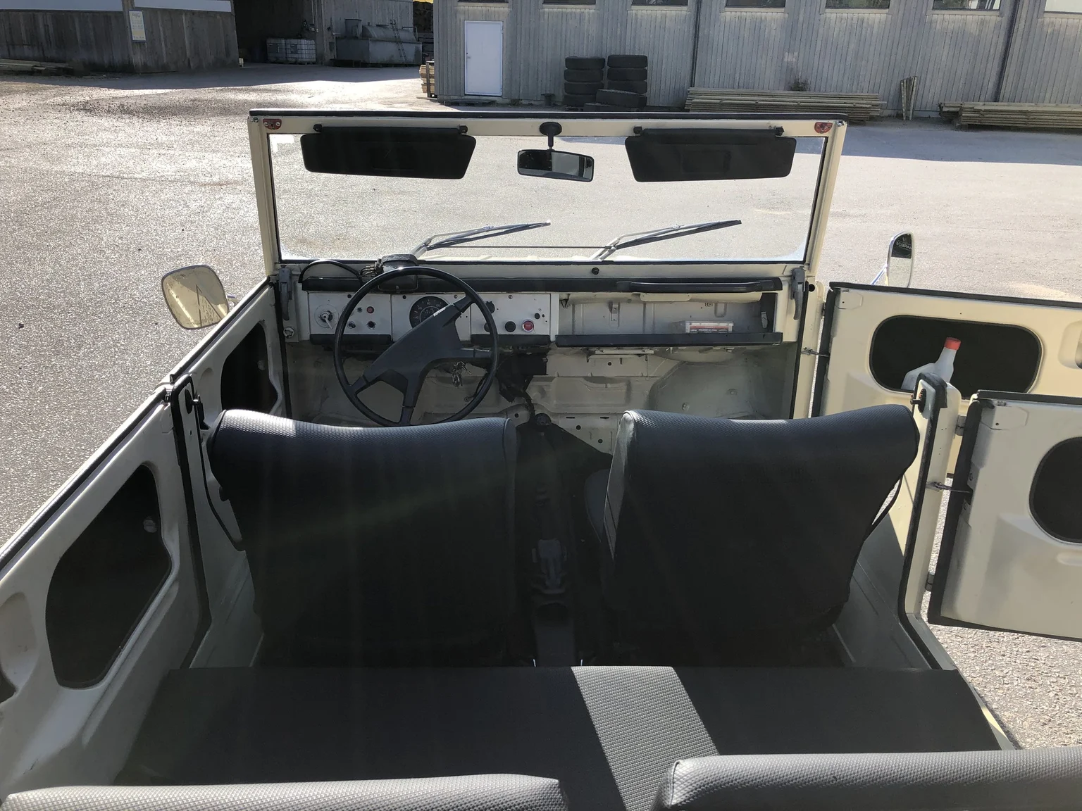 Exteriörbild på 1973 Volkswagen Type 181 (3)