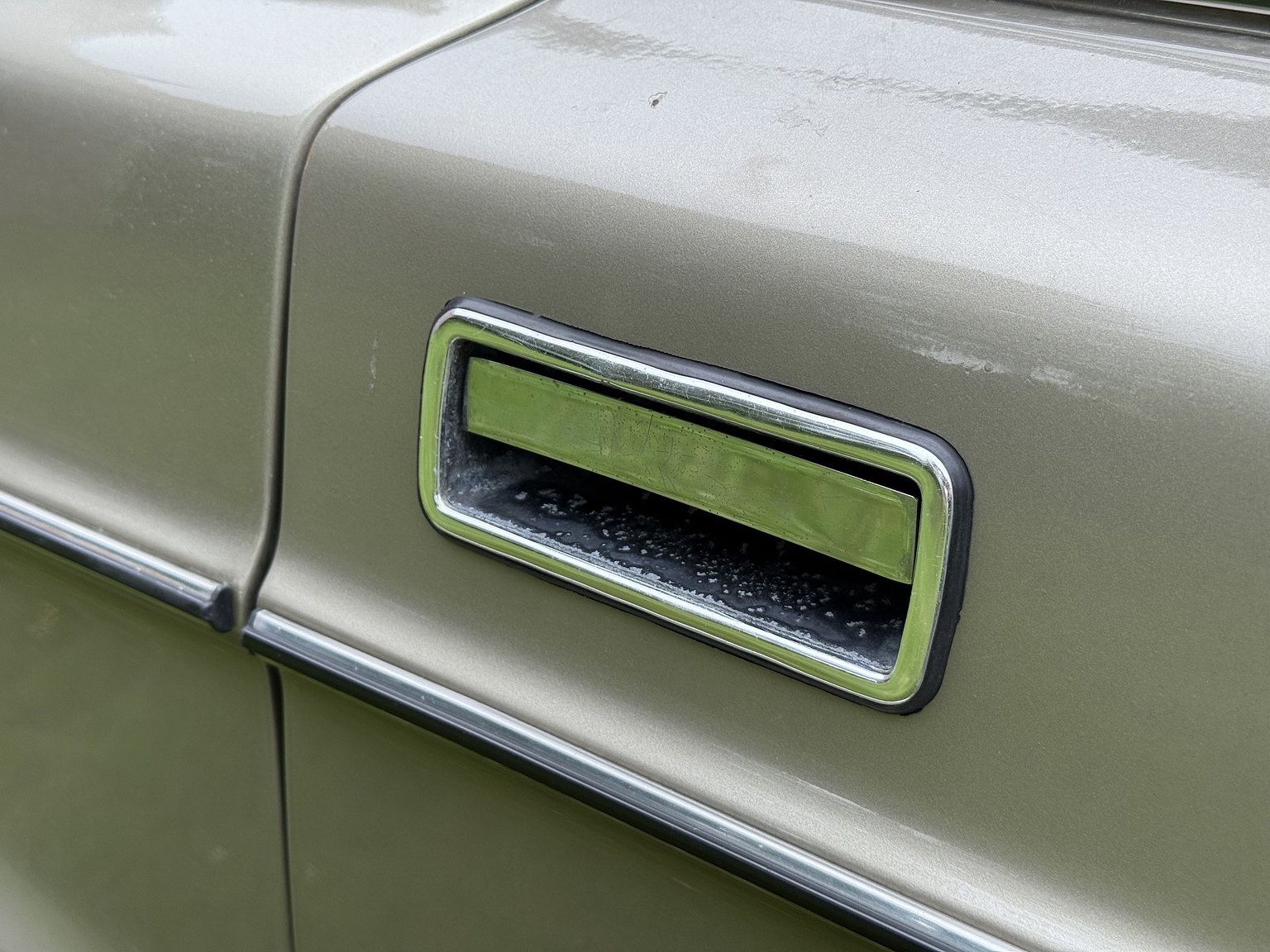 Exterior image of 1976 Volvo 264 V6 GL Automatisk