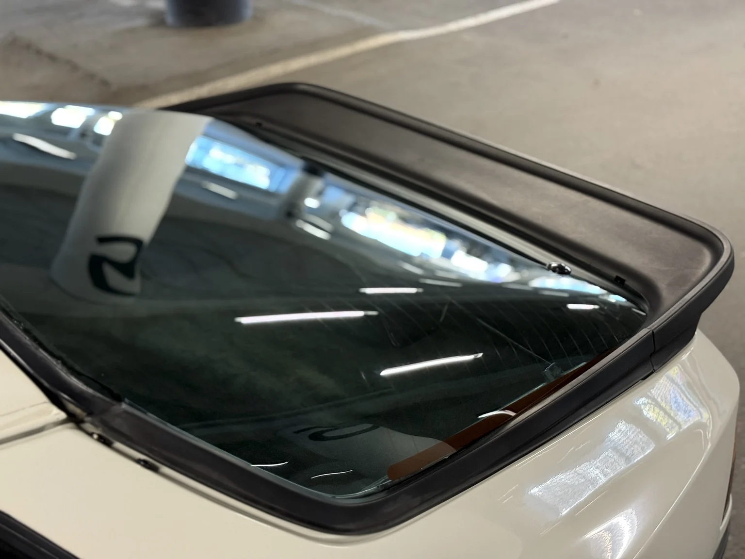 Exteriörbild på 1984 PORSCHE 944 Targa (58)