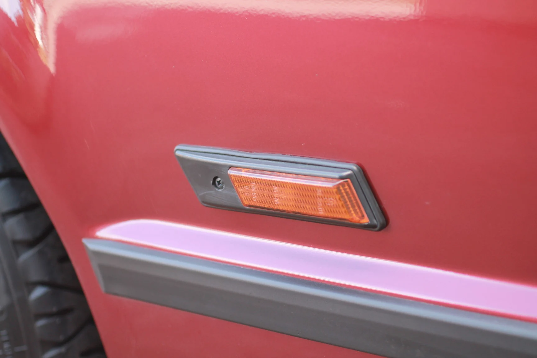 Exteriörbild på 1993 BMW 540i Sedan (80)