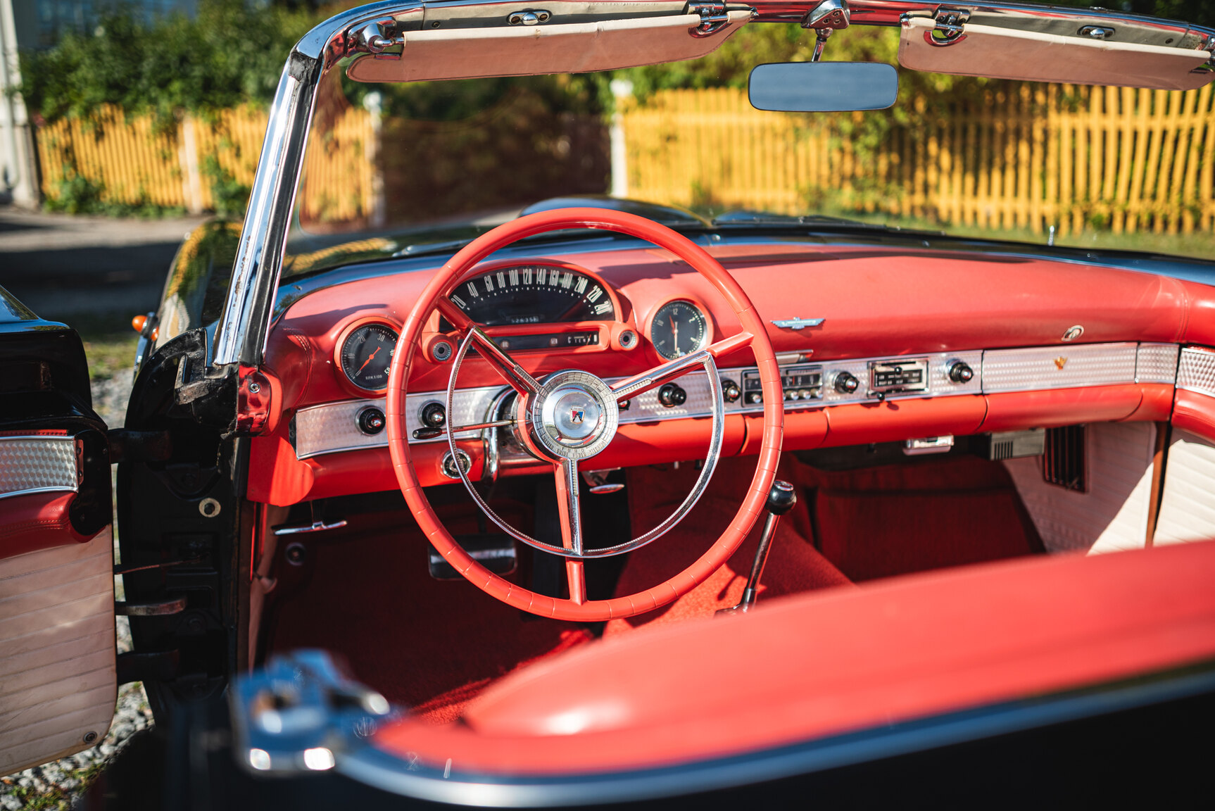 Interiörbild 1956 Ford Thunderbird