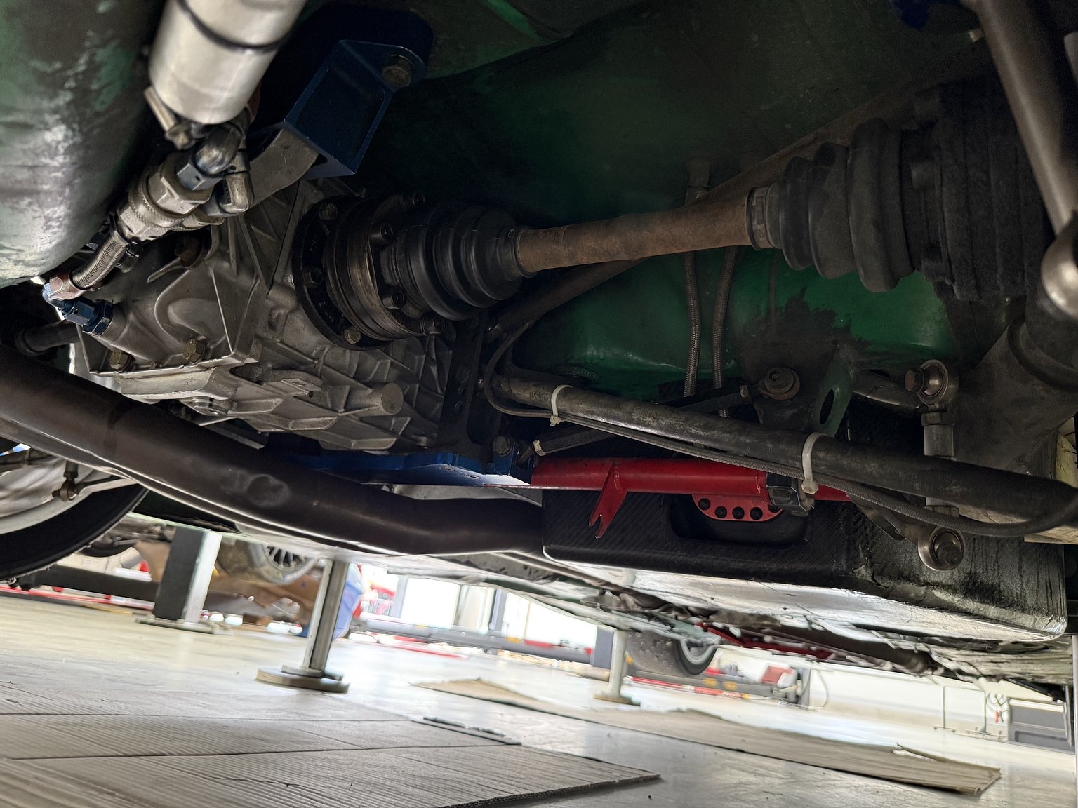 Image of 1993 BMW E36 Super Touring mechanics