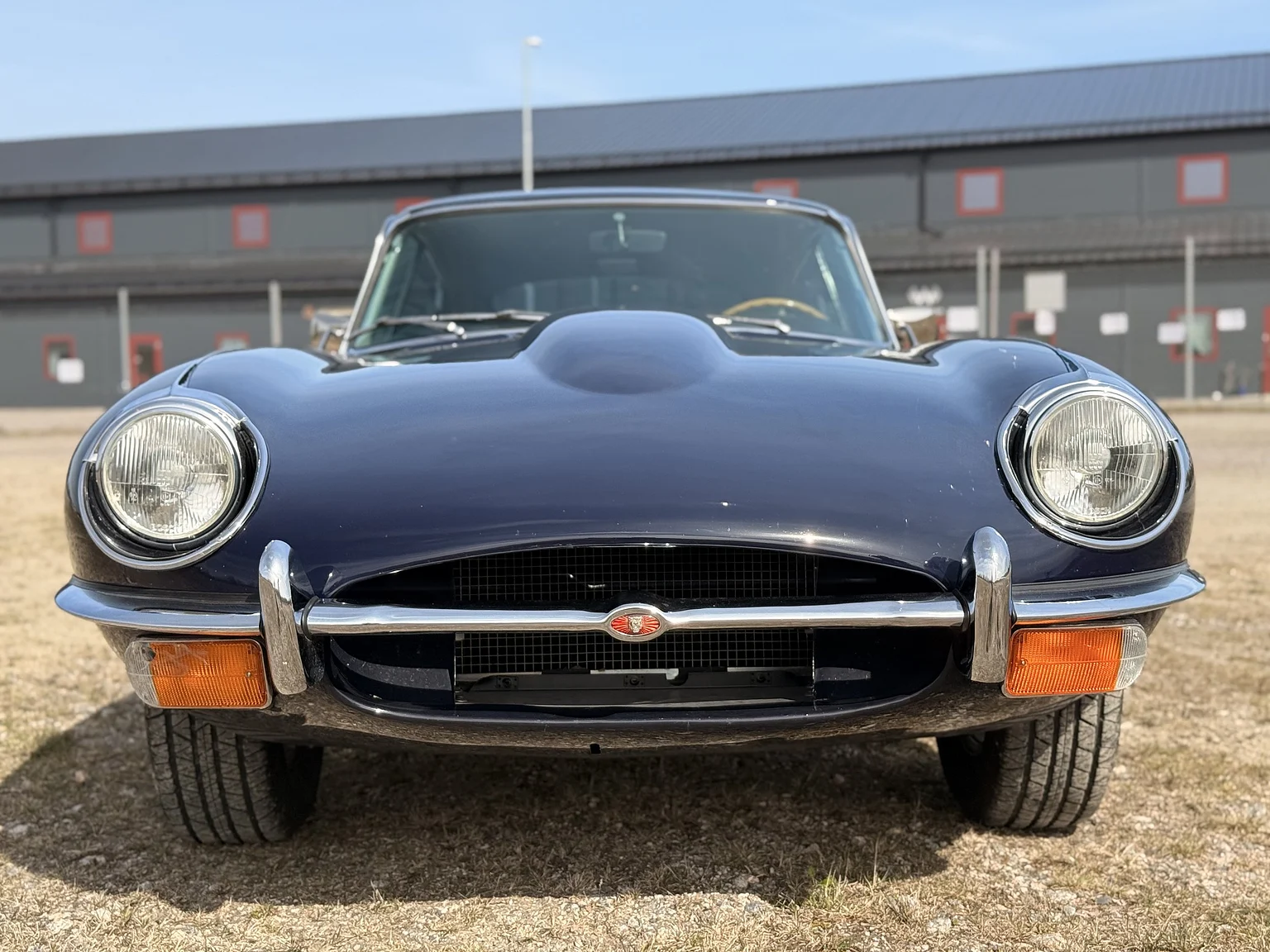 Exteriörbild på 1969 Jaguar E-Type 4.2 Coupe (44)