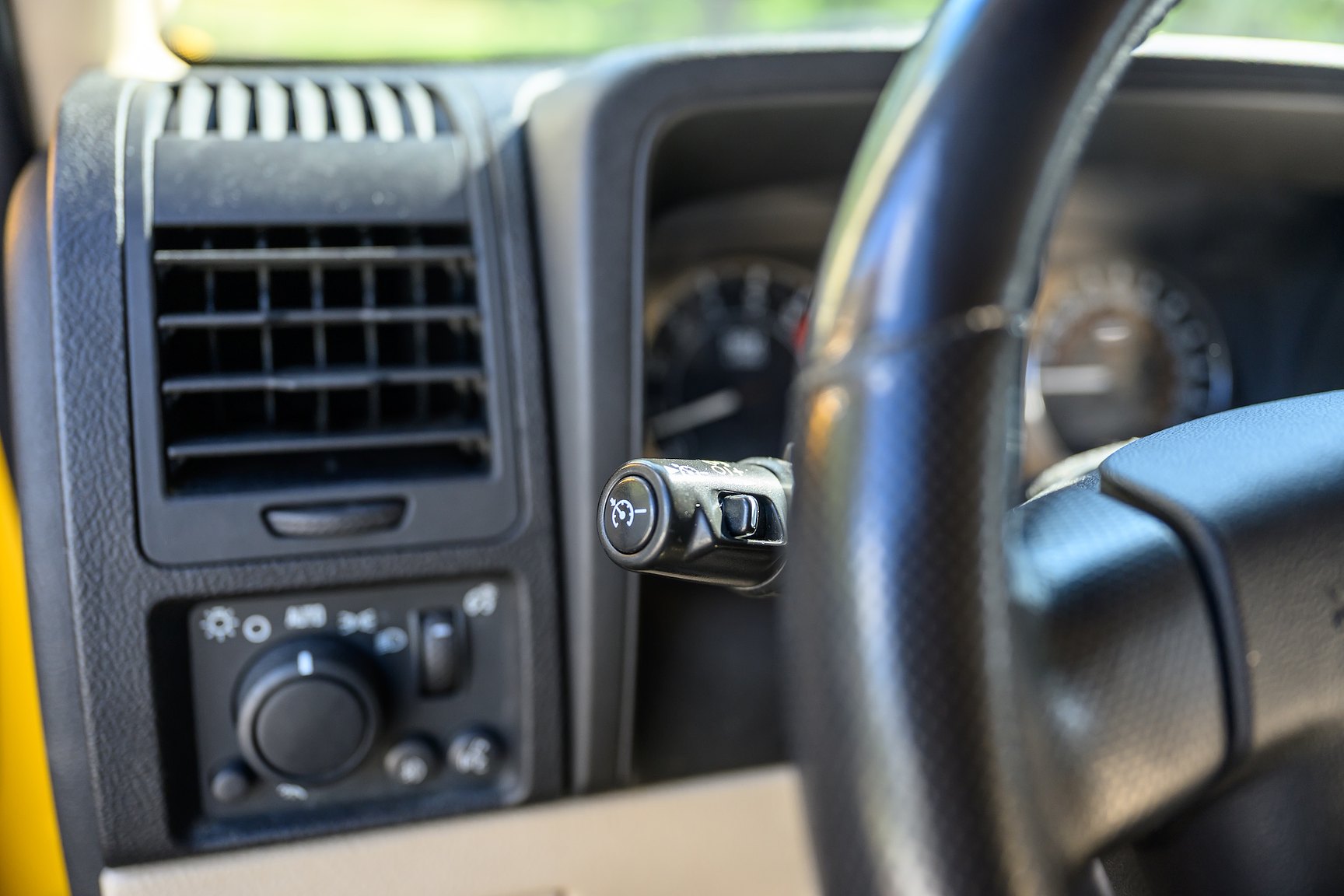 Interior image of 2006 Hummer H3