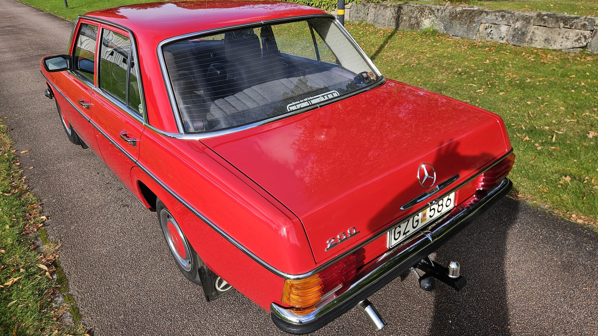 Exteriörbild på 1975 Mercedes-Benz 200