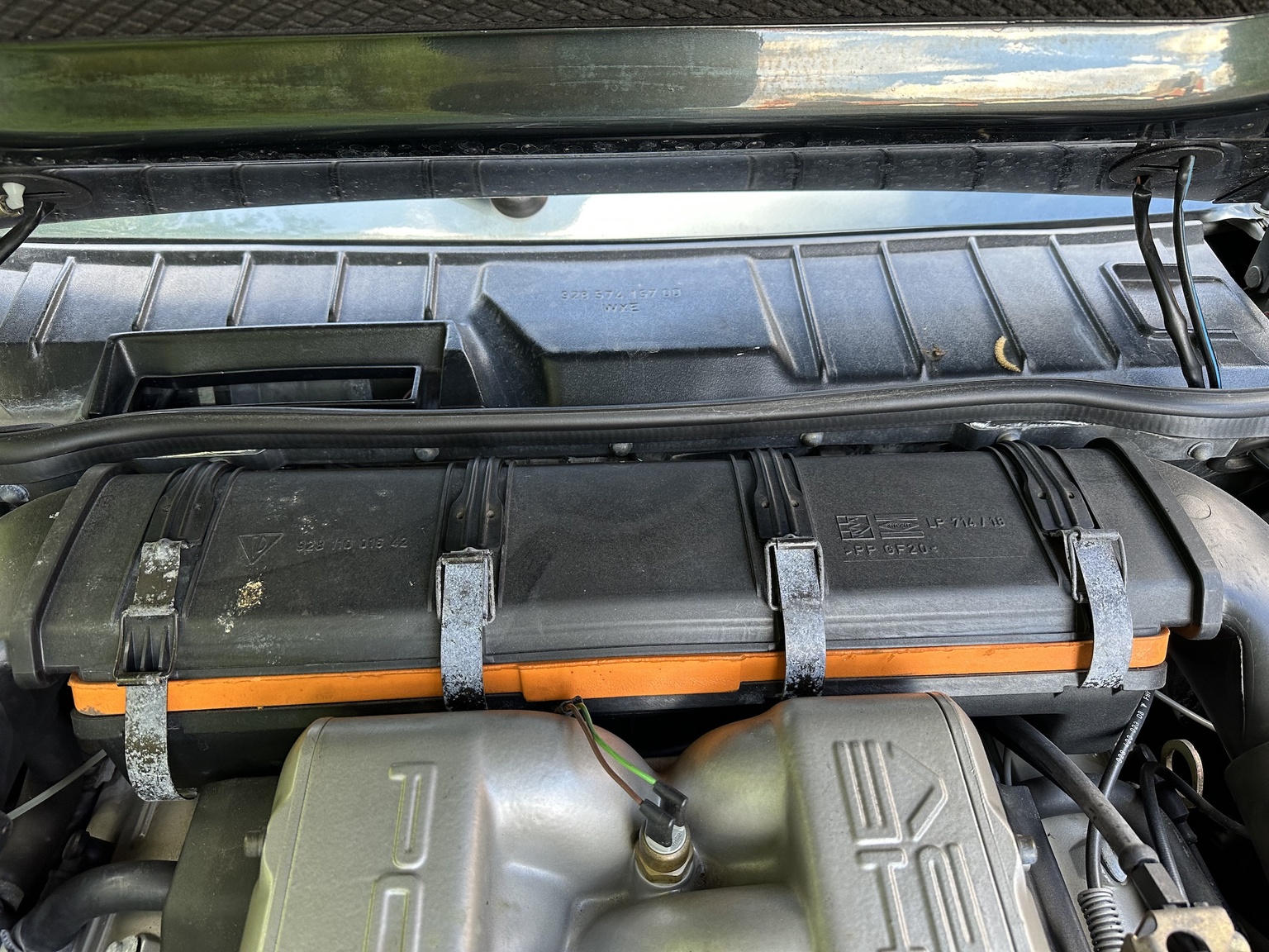 Image of 1994 Porsche 928 GTS mechanics