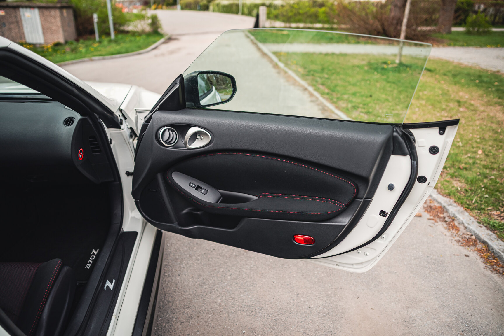 Interior image of 2014 Nissan 370Z Nismo