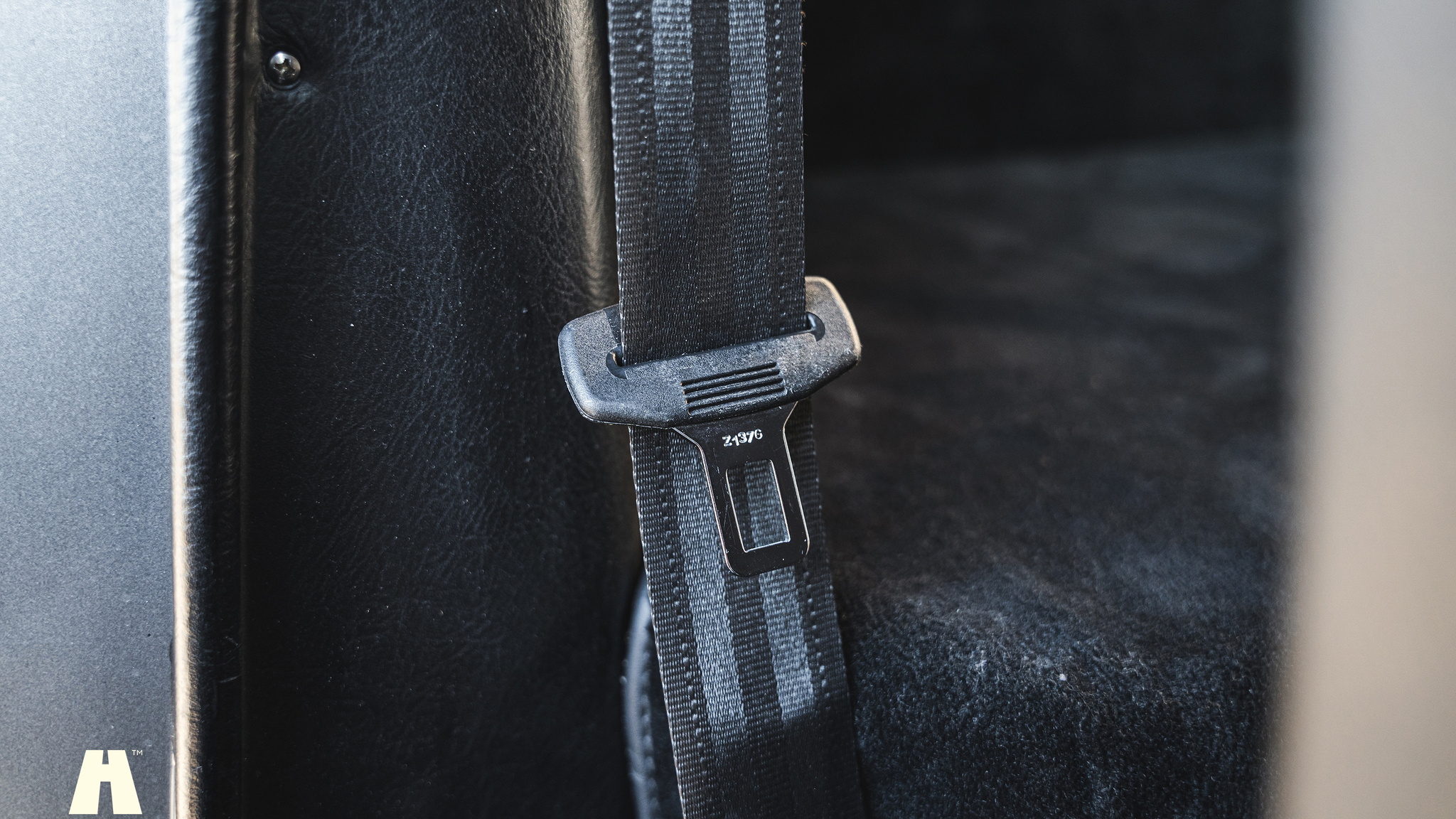 Interior image of 1970 Mercedes 280 SL Pagoda (66)