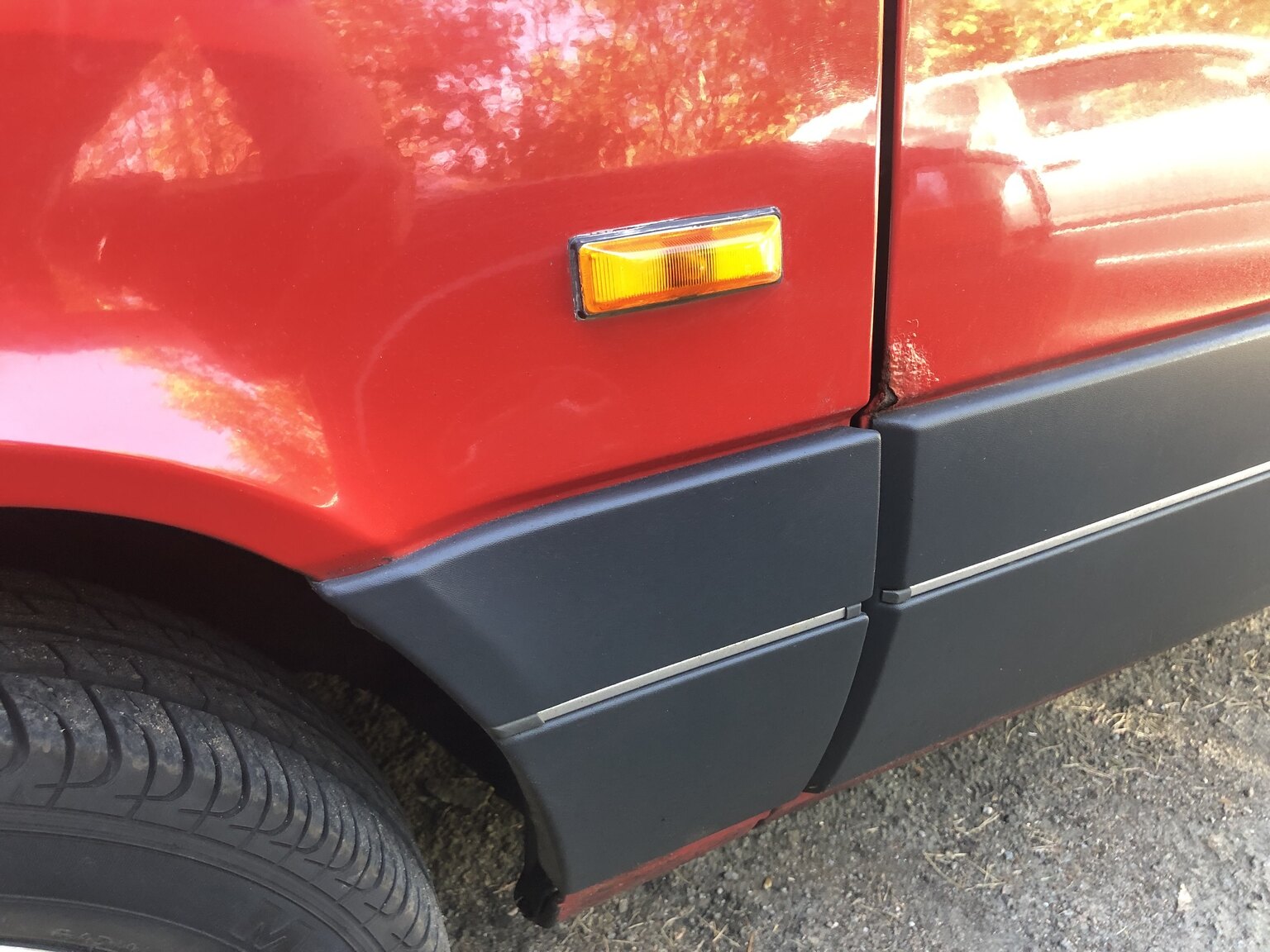 Exterior image of 1990 Renault 5 (37)