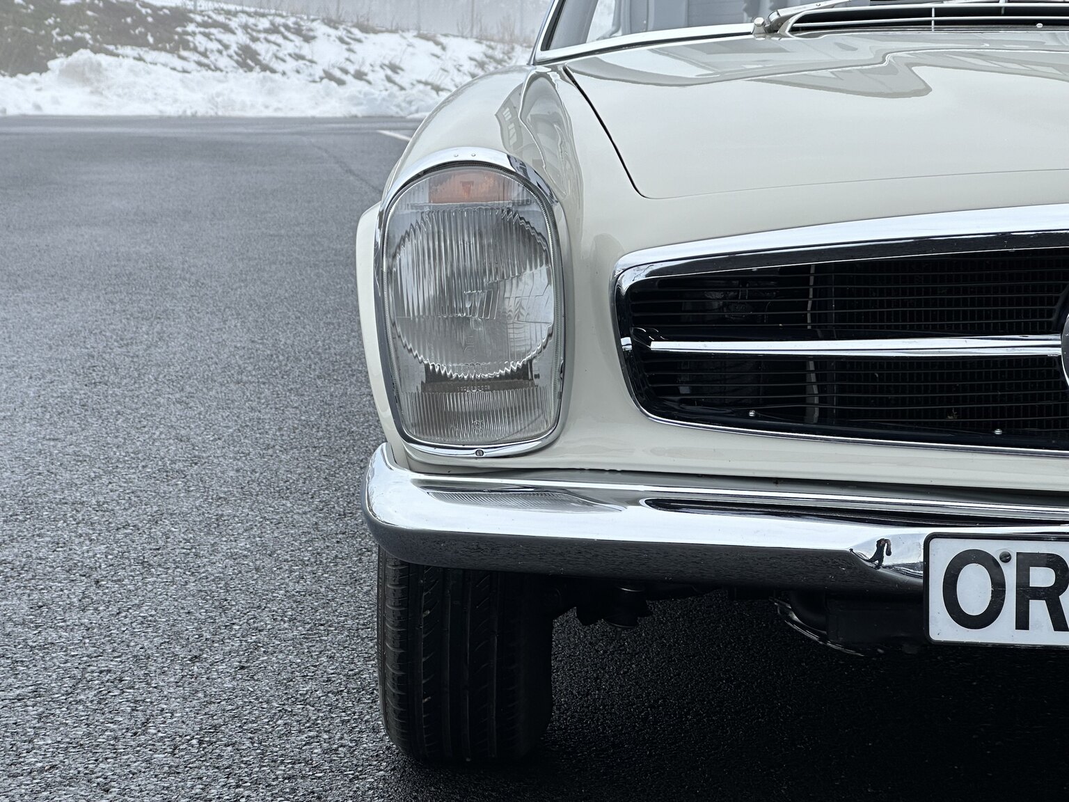 Aussenfoto 1968 Mercedes Benz SL 280 Pagoda