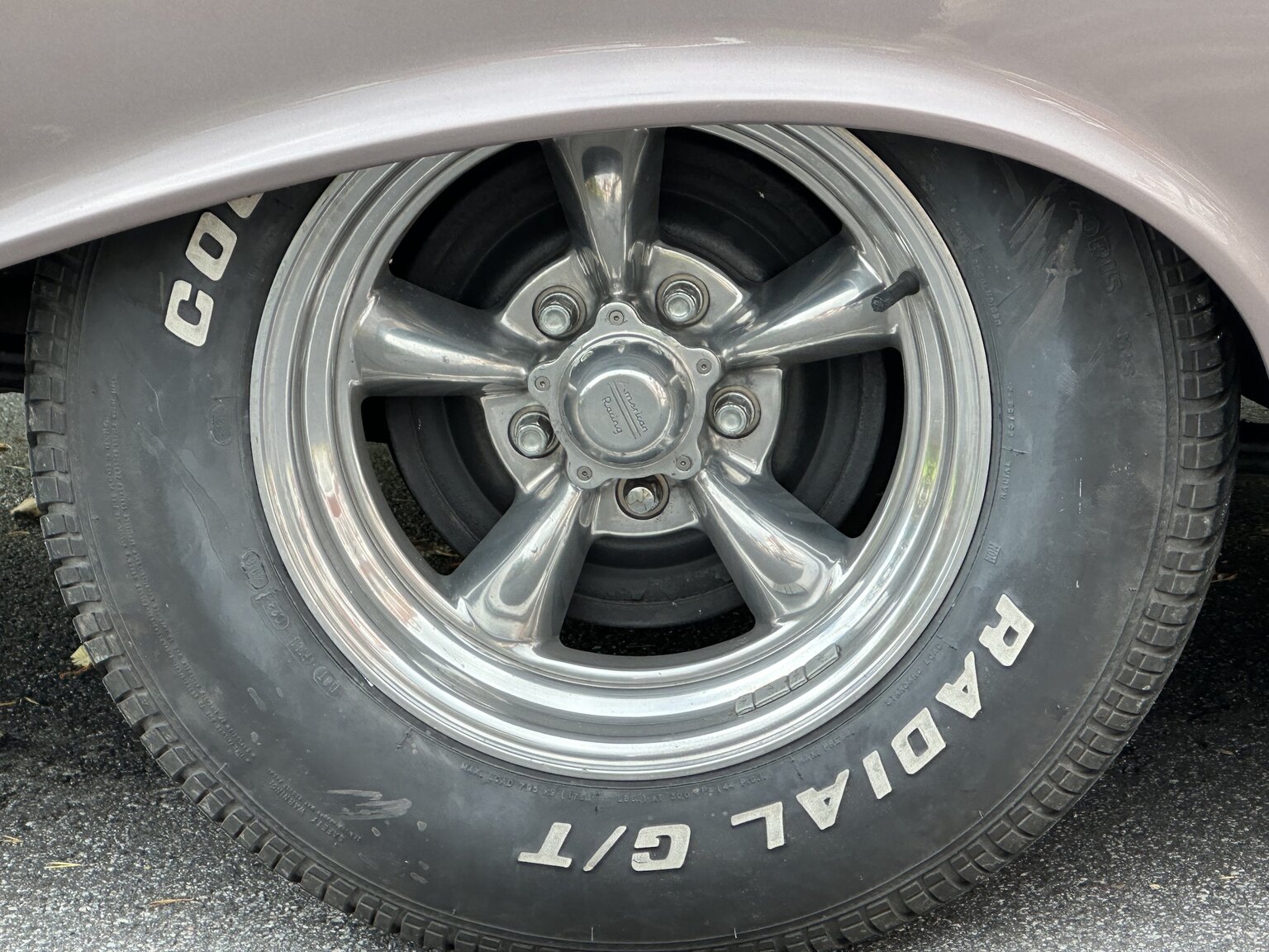 Exteriörbild på 1957 Chevrolet Two-Ten Restomod (24)