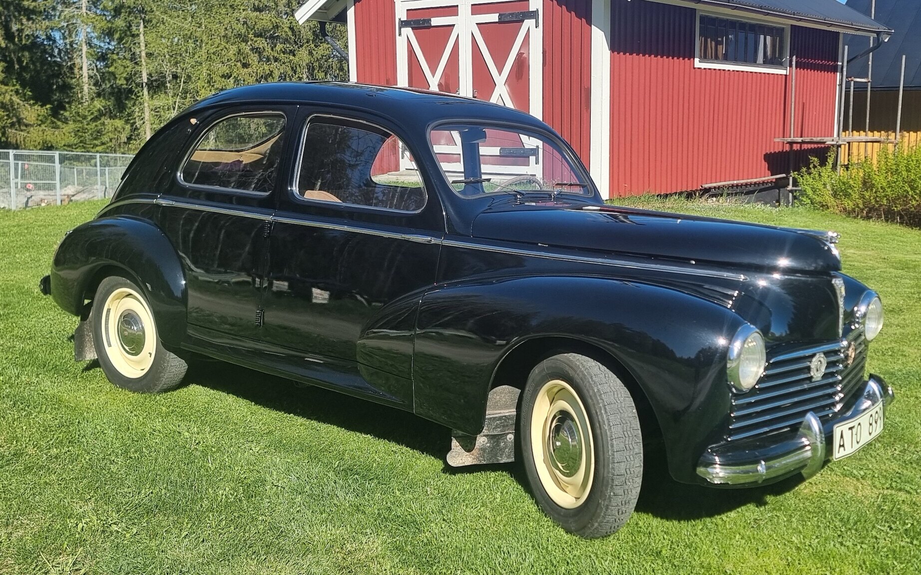 Exterior image of 1951 Peugeot 203 De Luxe