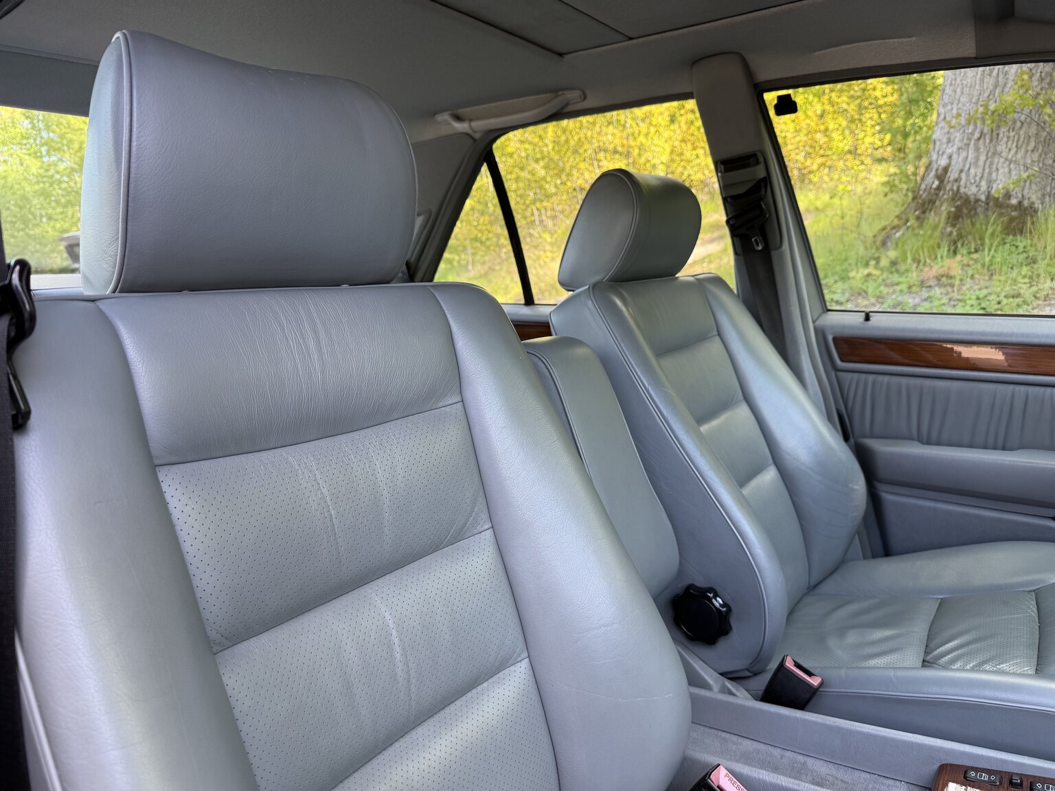 Interior image of 1991 Mercedes-Benz 300 E-24