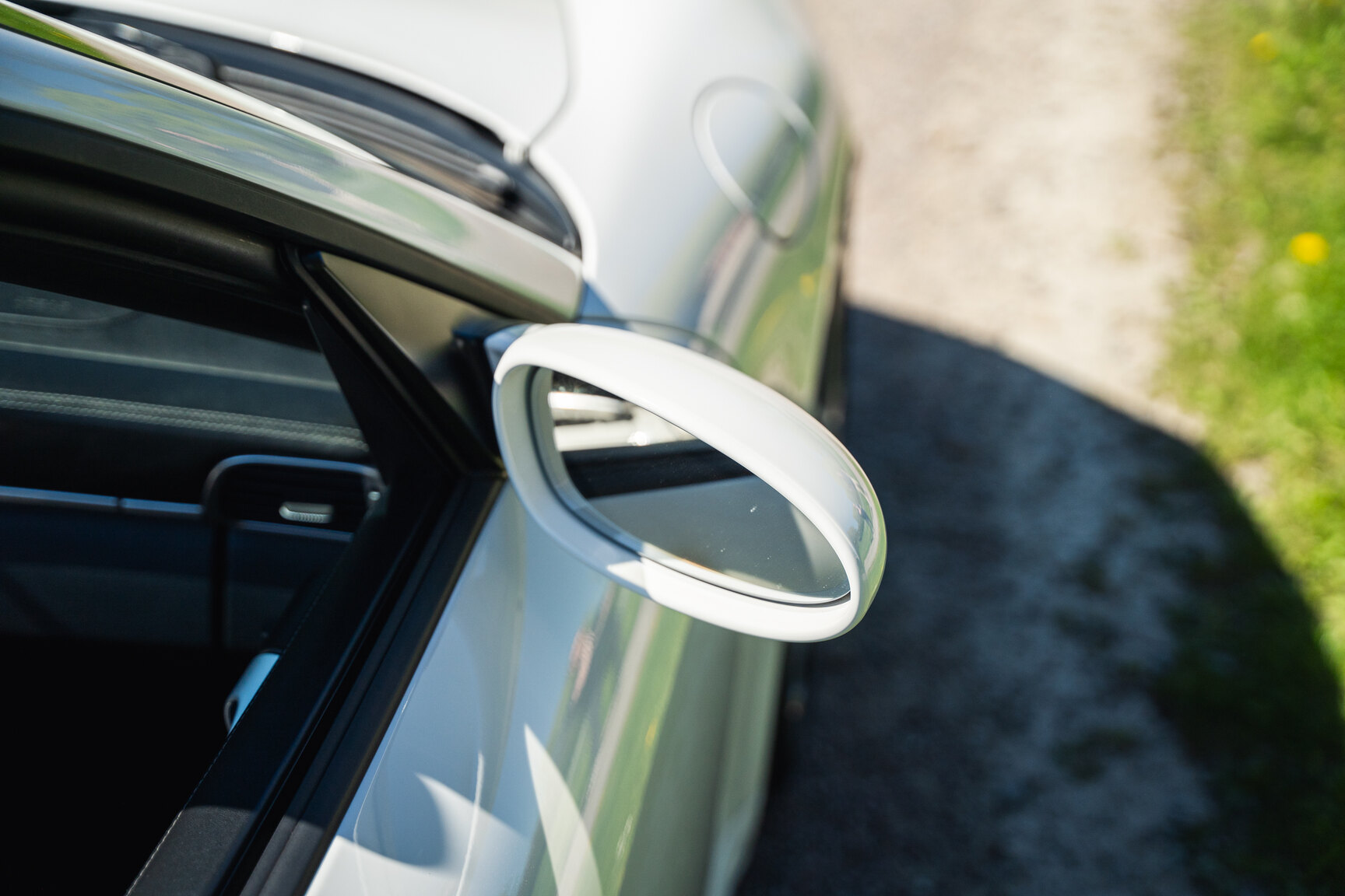 Exterior image of 2008 Porsche 911 Turbo Cabriolet (52)