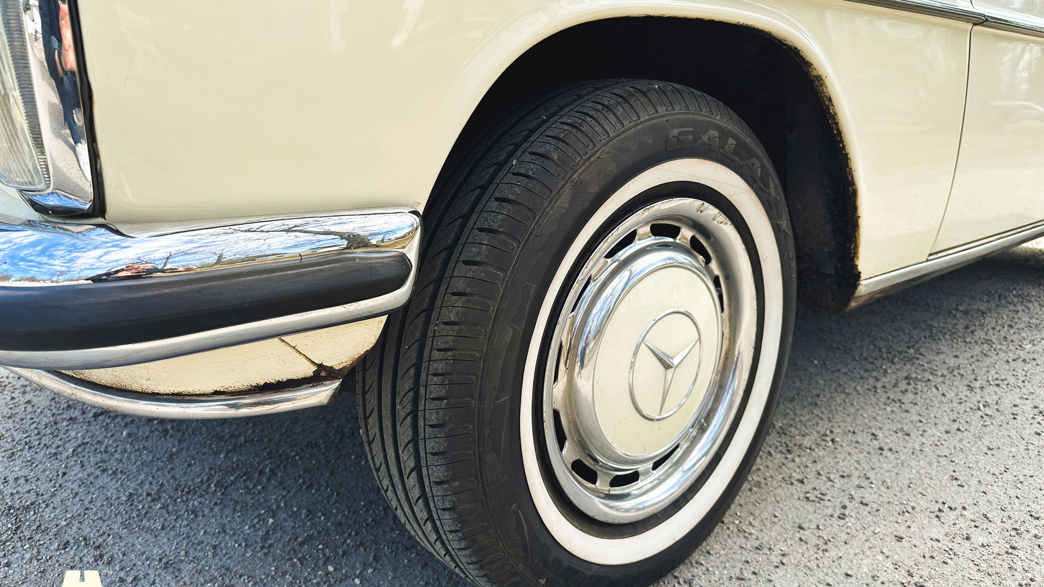Exteriörbild på 1972 Mercedes-Benz 200