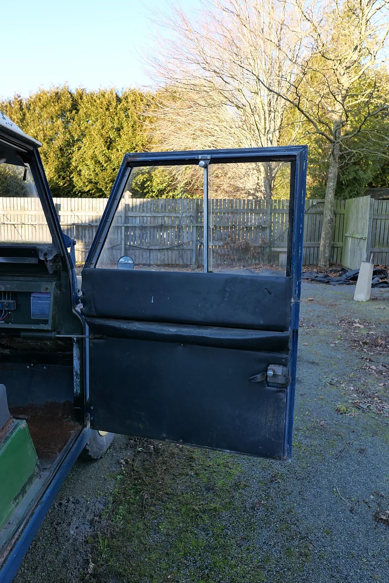 Innenraumfoto von 1970 Land Rover Series 2 88 Pick up (7)