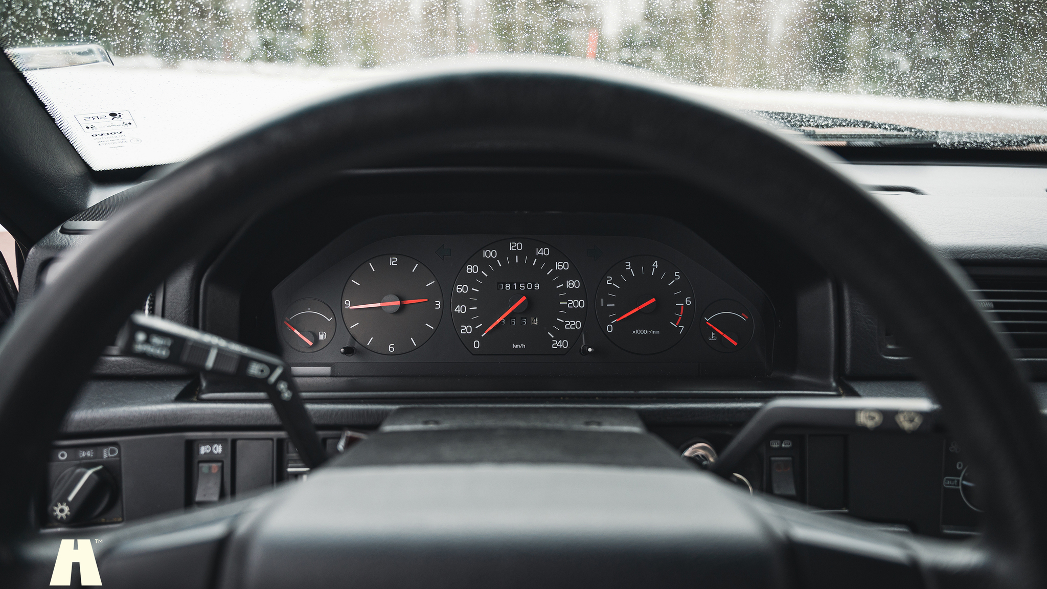 Interior image of 1995 Volvo 940 SE