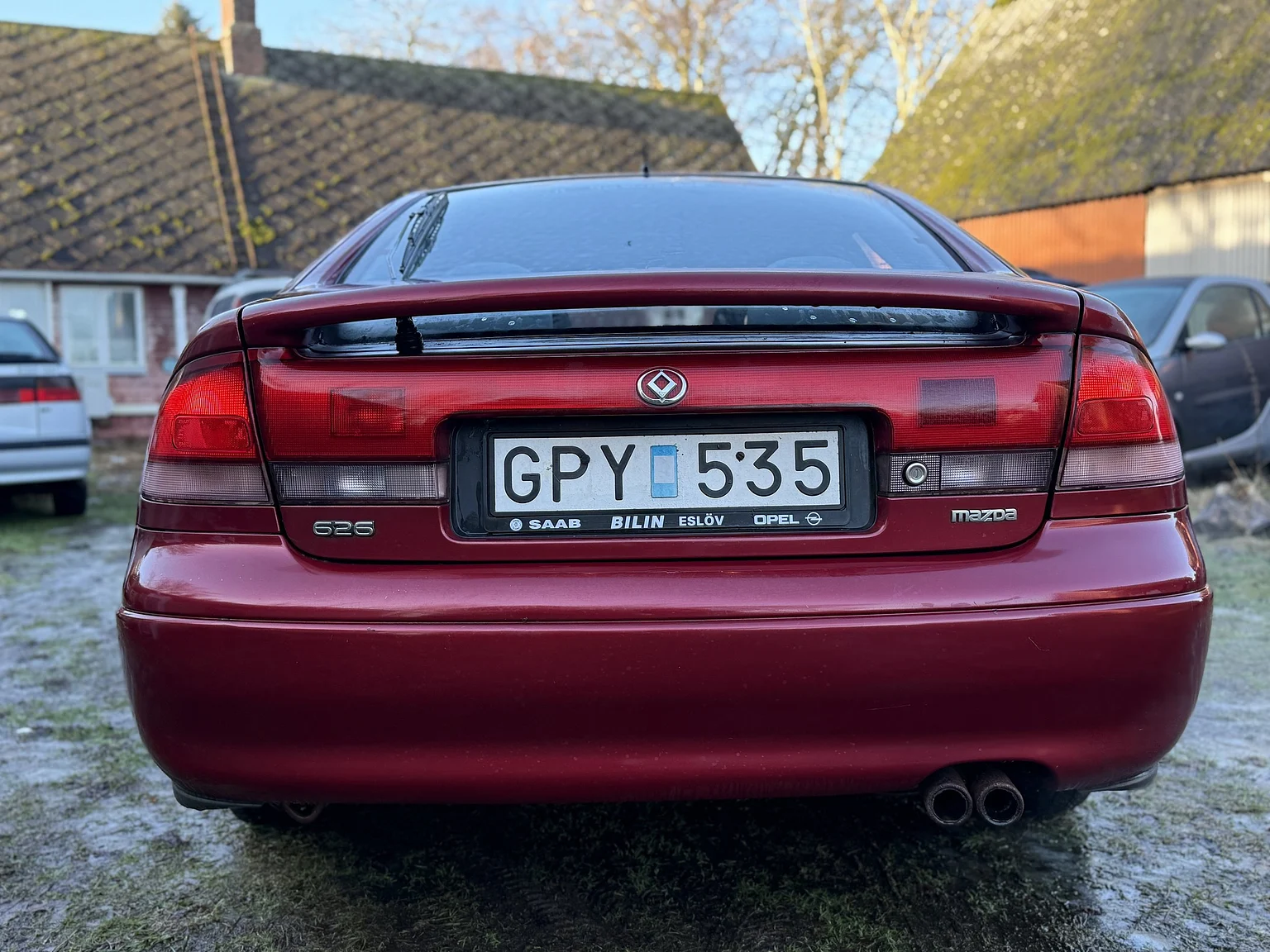 Exteriörbild på 1992 Mazda 626 Hatchback 2.5 V6 Automatic (15)