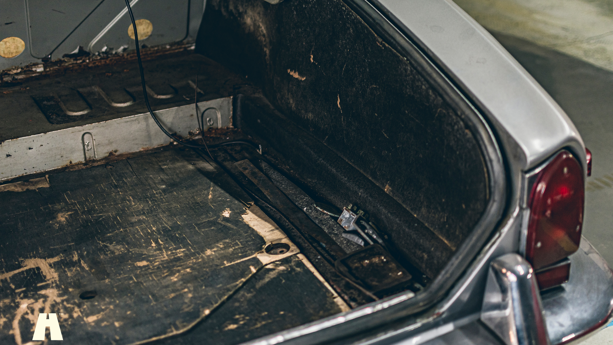 Exterior image of 1972 Jaguar XJ6 Project