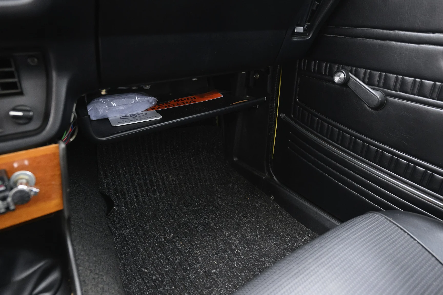 Interiörbild 1975 Toyota Corolla KE30 (16)