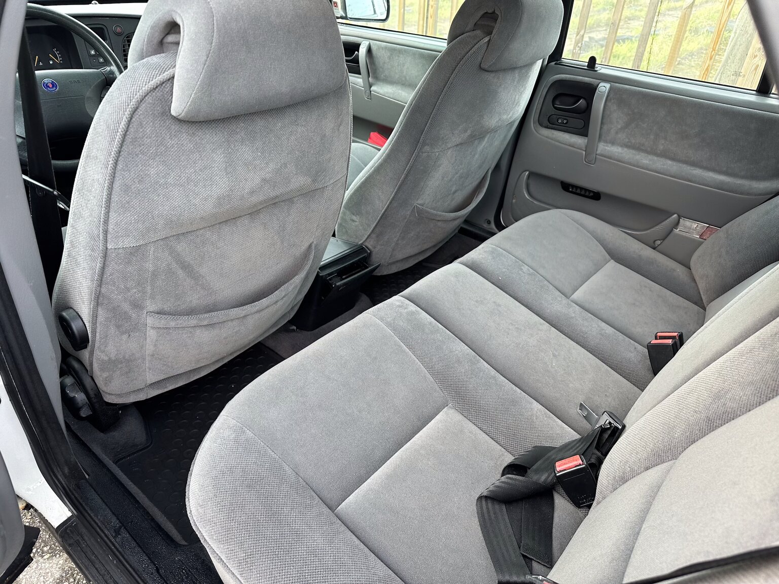 Interior image of 1996 SAAB 9000