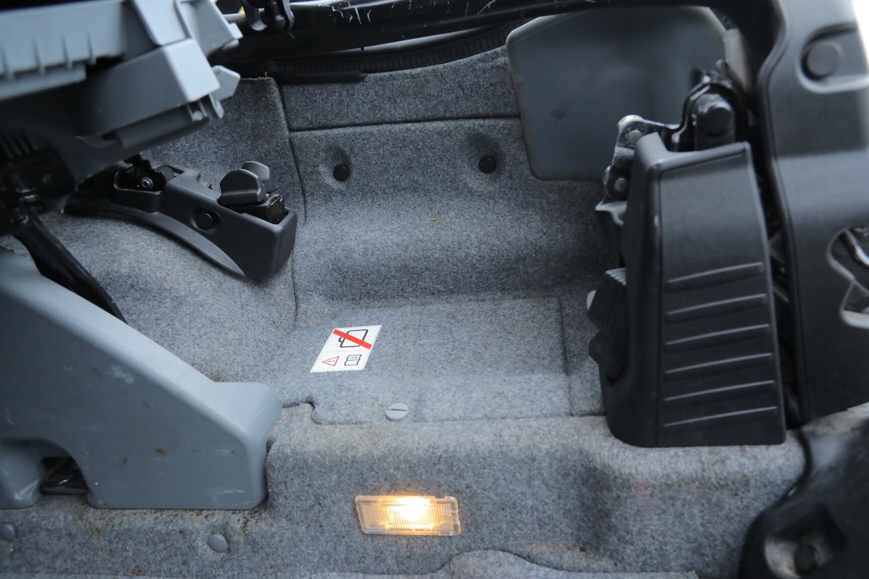 Interior image of 2008 BMW 325D Cabriolet