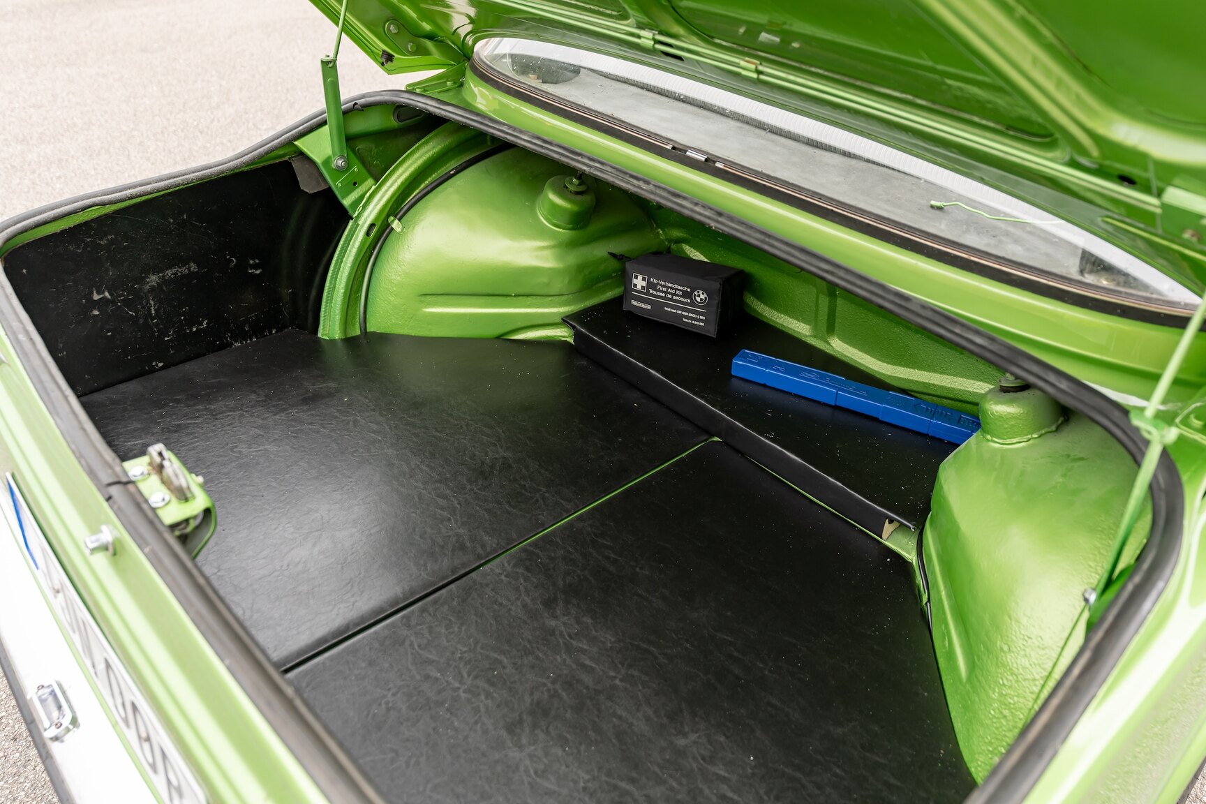 Interior image of 1975 BMW 2002