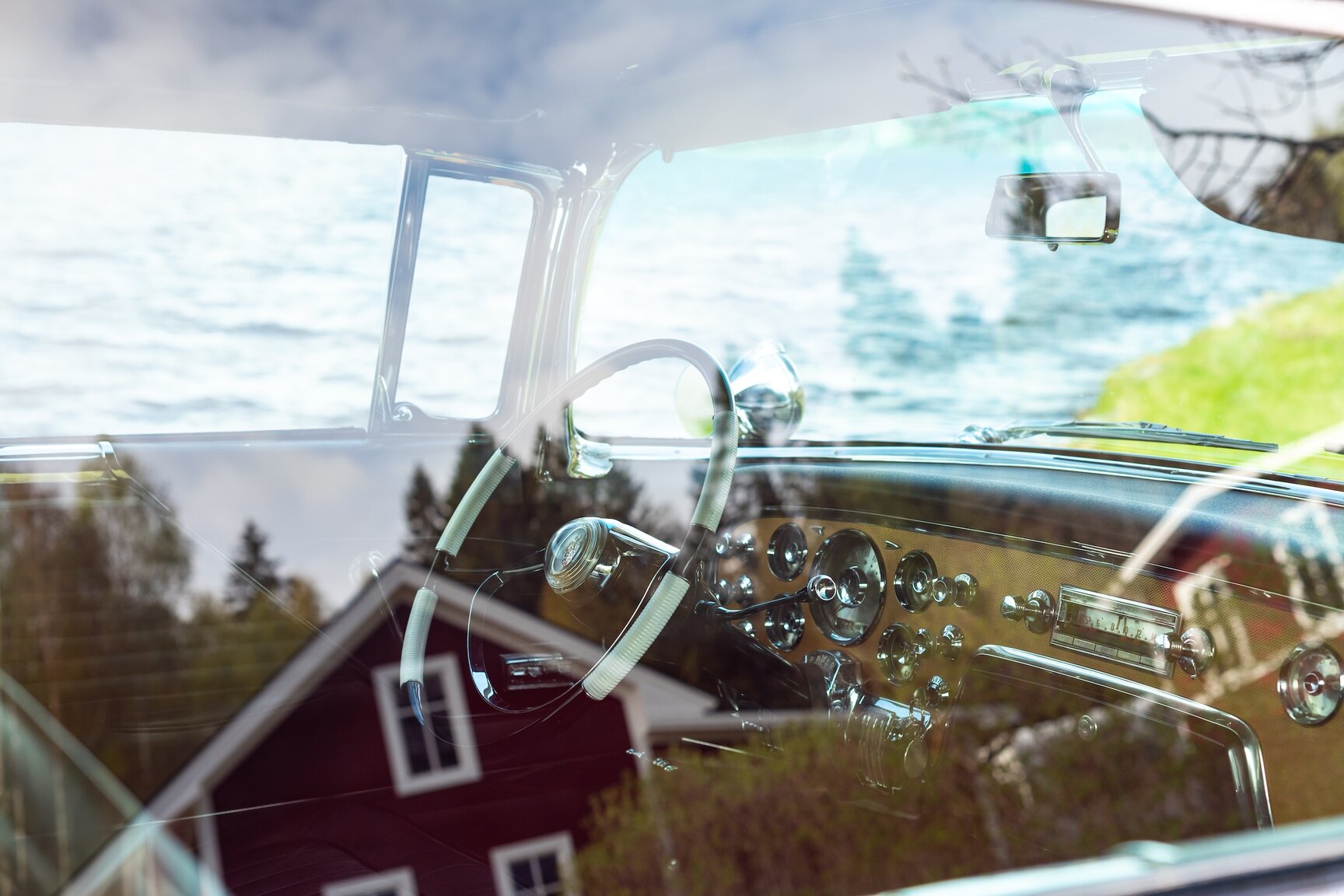 Exterior image of 1955 Packard Caribbean Cabriolet  (42)