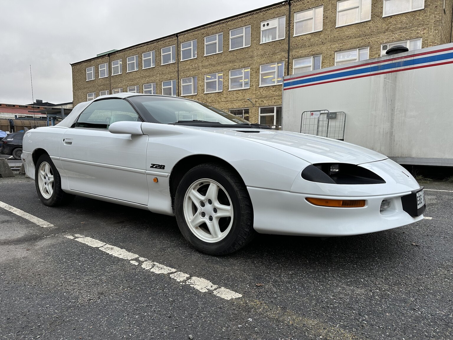 Exteriörbild på 1997 Chevrolet Camaro Z28 30th Anniversary