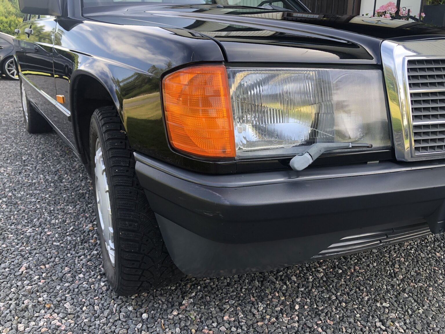 Exteriörbild på 1986 Mercedes-Benz 190E