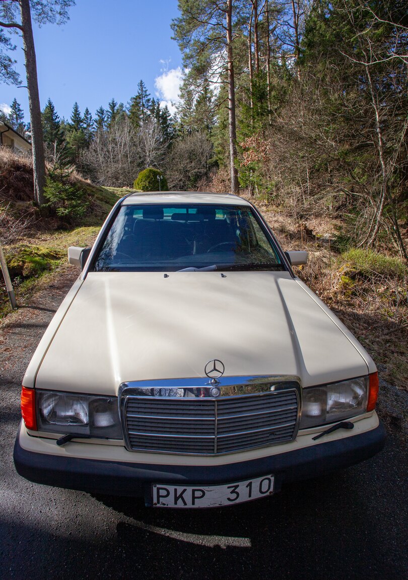 Exteriörbild på 1993 Mercedes-Benz 190 E 2.0