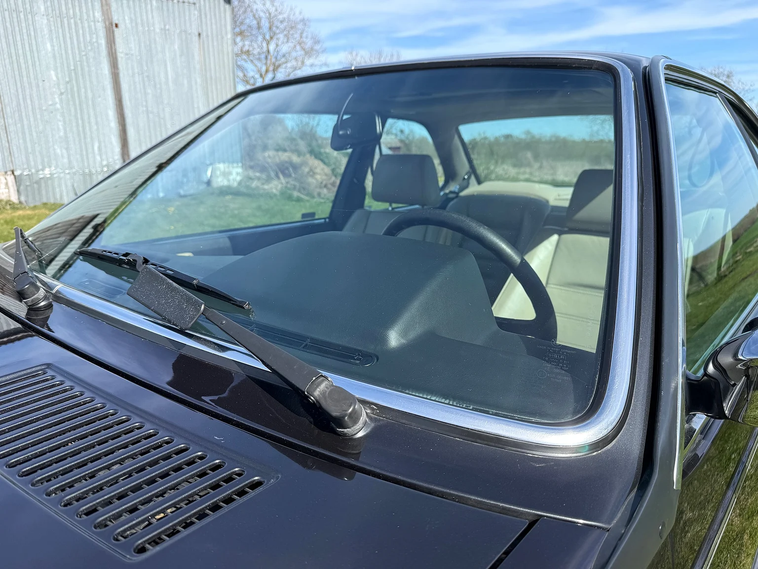 Exterior image of 1985 BMW 635 CSiA (E24) (37)